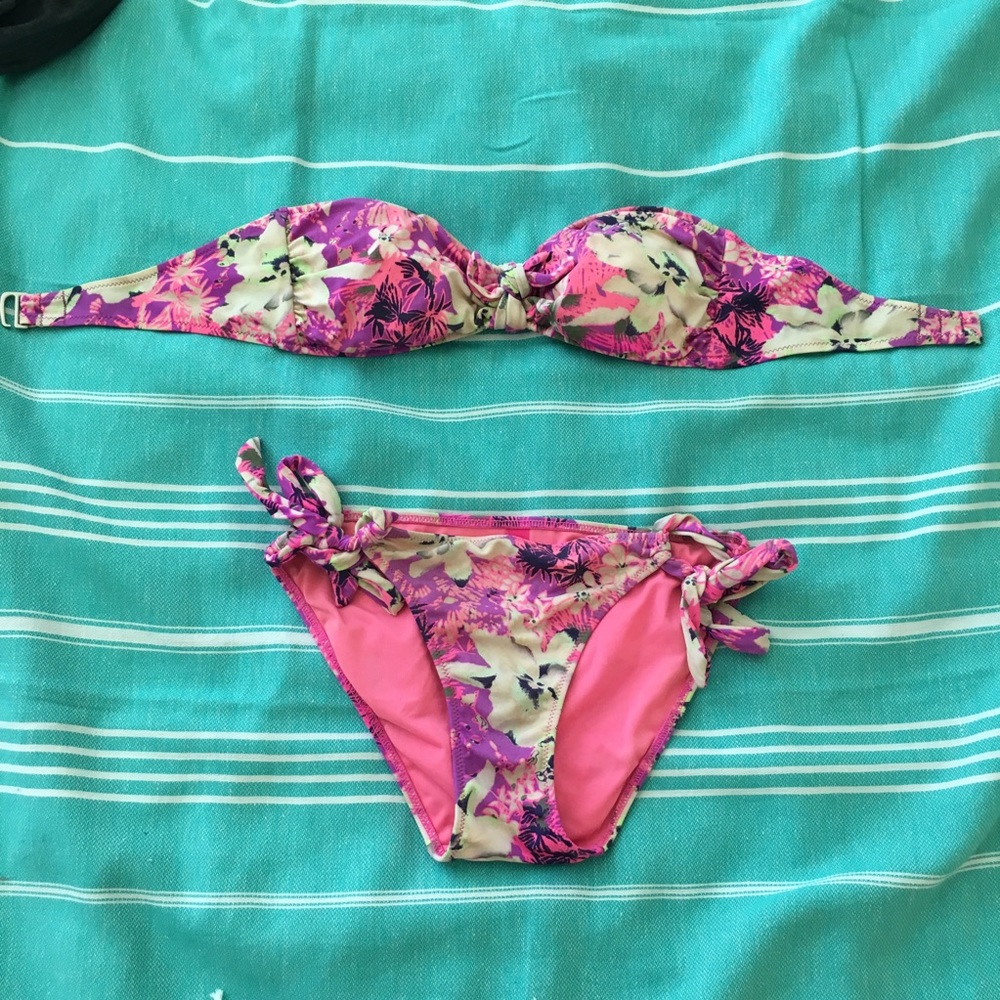 VS neon pink bikini